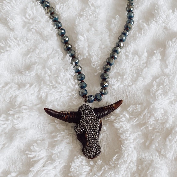 Gemelli Longhorn Skull Necklace - Picture 2 of 6